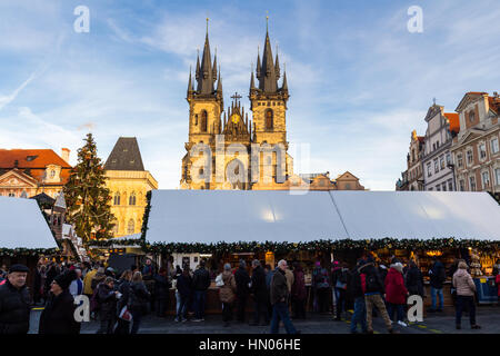 Weihnachtliche Stimmung auf dem Altstädter Ring, Prag, Tschechische Republik Stockfoto