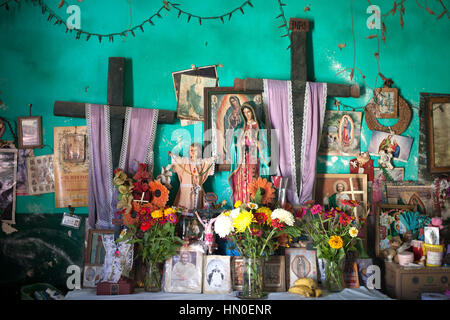 Ein Altar, angezeigt in der Maya-Dorf Pomuch, Hecelchakan, Campeche, Yucatán Halbinsel, 30. Oktober 2016, im Rahmen des Tag der Toten feiern Stockfoto