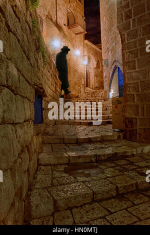 Orthodoxen jüdischen Mann Silhouette - Gassen der Altstadt von Jaffa - Tel Aviv, Israel Stockfoto