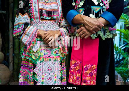 Hmong Braut Brautkleid, ursprünglich aus China. Braut: Zao Yang und Bräutigam: Phoun Savath Stockfoto