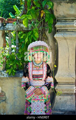 Hmong Braut Brautkleid, ursprünglich aus China. Braut: Zao Yang. Stockfoto