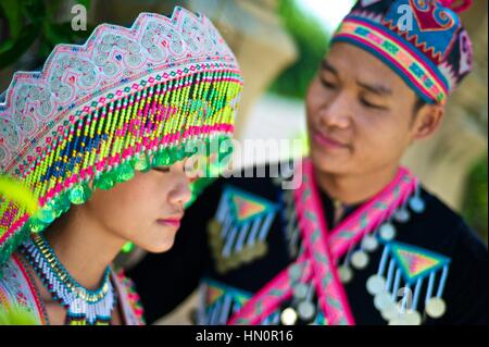 Hmong Braut Brautkleid, ursprünglich aus China. Braut: Zao Yang und Bräutigam: Phoun Savath Stockfoto