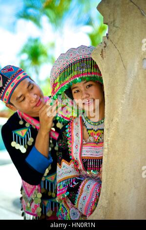 Hmong Braut Brautkleid, ursprünglich aus China. Braut: Zao Yang und Bräutigam: Phoun Savath Stockfoto