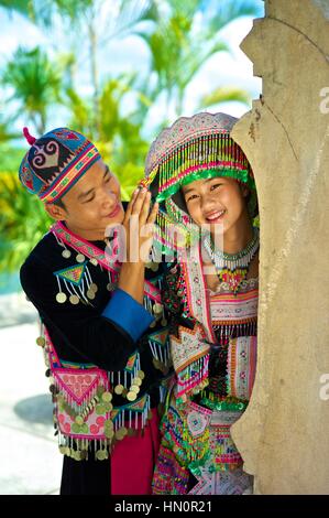 Hmong Braut Brautkleid, ursprünglich aus China. Braut: Zao Yang und Bräutigam: Phoun Savath Stockfoto