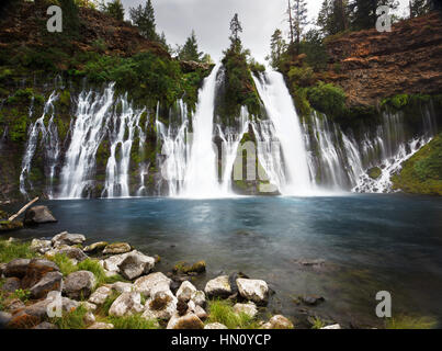 Schöne burney falls Memorial State Park Stockfoto