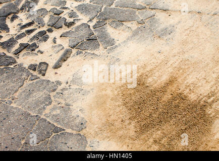zerstörter Asphalt, es ist für einen Hintergrund, Design, die Draufsicht auf Ruine verwendet, asphalt Stockfoto