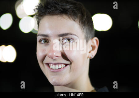 Hochspringer Isobel Pooley abgebildet auf der NIA in Birmingham. Isobel war den neue Infield-Bereich gebaut Inspektion. Stockfoto