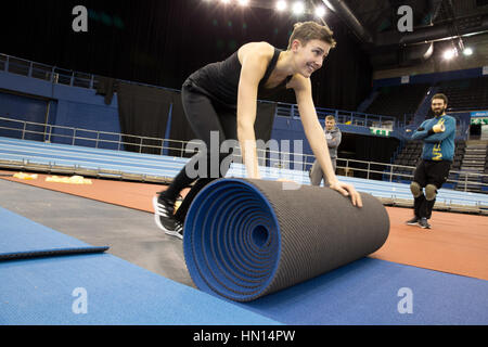 Hochspringer Isobel Pooley abgebildet auf der NIA in Birmingham. Isobel war den neue Infield-Bereich gebaut Inspektion. Stockfoto