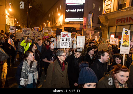 Cardiff-Protest gegen Trumps "muslimischen Verbot" Stockfoto