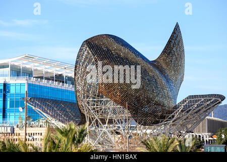 El Peix oder El Peix d'Or, Peix Fish by Frank Gehry, Port Olimpic, Barcelona. Katalonien, Spanien Stockfoto