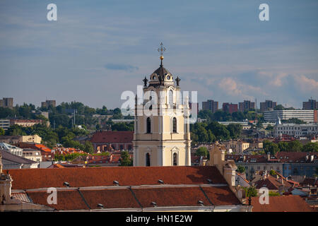 Panorama Altstadt von Vilnius, St.-Johannes Kirche. Luftbild - die Hauptstadt von Litauen Stockfoto