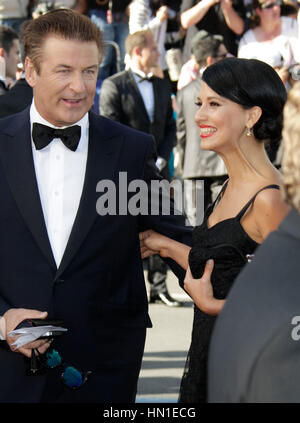 Alec Baldwin und Hilaria Thomas kommen bei der Premiere Premiere von "Moonrise Kingdom" bei den 65. Filmfestspielen in Cannes, Frankreich am 16. Mai 2012. Foto von Francis Specker Stockfoto