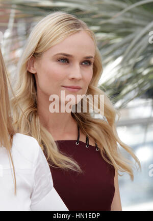 Diane Kruger kommt bei dem Foto-Shooting für die Mitglieder der Jury für den 65. Filmfestspielen in Cannes, Frankreich im 16. Mai 2012. Foto von Francis Specker Stockfoto