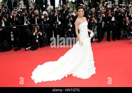 Eva Longoria Parker kommt bei der Premiere von "Robin Hood" bei den Filmfestspielen in Cannes, Frankreich am 12. Mai 2010. Foto von Francis Specker Stockfoto