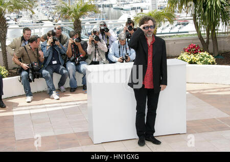 Tim Burton an den Fototermin für die Jury bei den Filmfestspielen in Cannes, Frankreich am 12. Mai 2010. Foto von Francis Specker Stockfoto