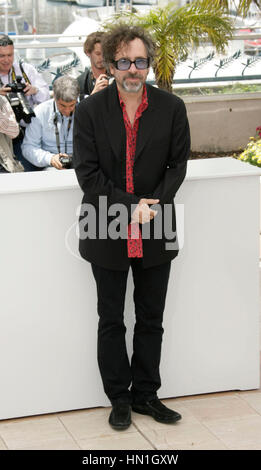 Tim Burton an den Fototermin für die Jury bei den Filmfestspielen in Cannes, Frankreich am 12. Mai 2010. Foto von Francis Specker Stockfoto