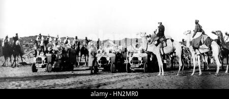 Der schwarze Kreuzfahrt. Colomb Bechar (28. Oktober 1924), Le Cap (1. August 1925). Überquerung der Afrika organisiert von Andre Citroen (8 Halbkettenfahrzeuge) 1924-1925 Afrika Stockfoto