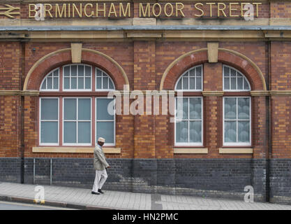 Moslem außerhalb Birmingham Moor Street Stockfoto