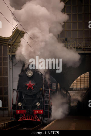 Alte Dampflok gehen, um die Route - Ukraine, Lemberg Stockfoto