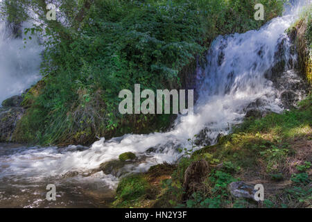 Cifuentes Wasserfälle in Trillo, Guadalajara (Spanien). Stockfoto