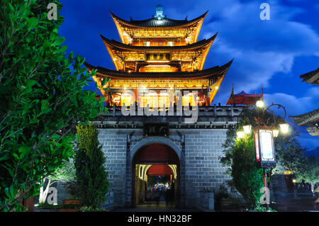 DALI Altstadt, Main Gate in der Nacht, China. Provinz Yunnan Stockfoto