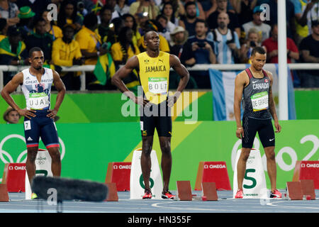 Usain Bolt (JAM) im Wettbewerb der Männer 100m-Halbfinale bei den Olympischen Sommerspielen 2016. © Paul J. Sutton/PCN-Fotografie. Stockfoto