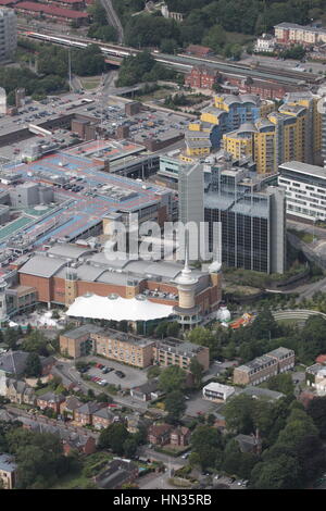 Luftaufnahme von Basingstoke Stadtzentrum zeigt The Churchill Plaza Building und Festival Ort Basingstoke Hampshire Stockfoto