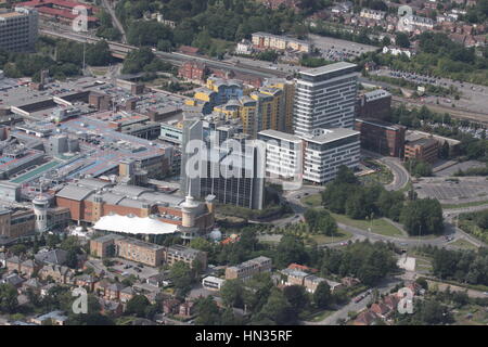 Luftaufnahme von Basingstoke Stadtzentrum zeigt Festival Ort Churchill Plaza Crown Heights und Skyline Plaza Gebäude Basingstoke, Hampshire Stockfoto