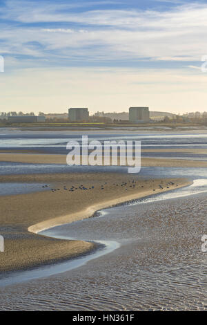 Die stillgelegten Berkeley-Kraftwerk und den Fluss Severn. Stockfoto