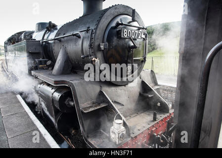 Dampfmaschine 80072 Kupplung auf Beförderung auf Carrog, Denbighshire Stockfoto