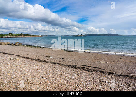 Kiesstrand am Fluss Tamar bei Cremyll Cornwall England UK Stockfoto