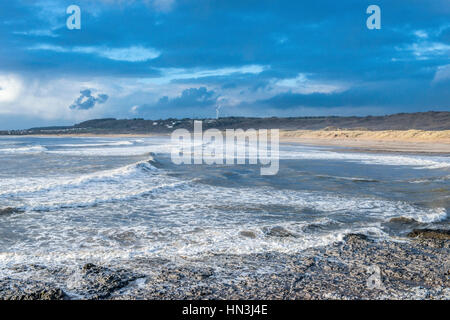 Die Mündung des Flusses Ogmore wo es das Meer bei Ogmore Seeweg auf Glamorgan Heritage Coast, South Wales tritt Stockfoto