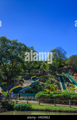 LVS-Mine in der Natur Königreich von Casela World of Adventures Freizeitpark, Cascavelle, Mauritius. Die Lawine Mine ist eine Fahrt innerhalb einer inflata Stockfoto