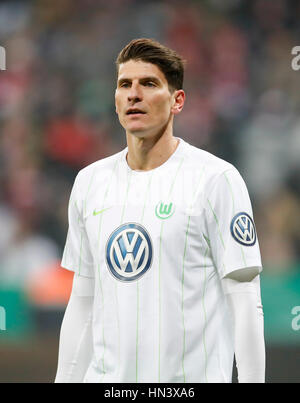 München, 7. Januar 2017.  Mario GOMEZ, WOB 33 Porträt Halbformat FC BAYERN München - VFL WOLFSBURG 1-0 Deutsch Soccer Cup in München, 7. Januar 2017 © Peter Schatz / Alamy Live News Stockfoto