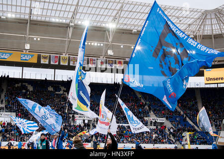 Sinsheim, Deutschland. 4. Februar 2017. Hoffenheim-fans Fußball: Bundesliga-match zwischen TSG 1899 Hoffenheim 4: 0-1. FSV Mainz 05 im Rhein-Neckar-Arena in Sinsheim, Deutschland. Bildnachweis: Maurizio Borsari/AFLO/Alamy Live-Nachrichten Stockfoto