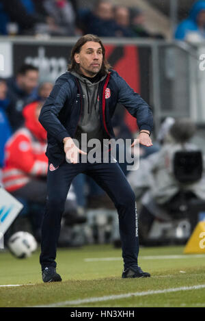 Sinsheim, Deutschland. 4. Februar 2017. Martin Schmidt (Mainz) Fußball: Bundesliga-match zwischen TSG 1899 Hoffenheim 4: 0-1. FSV Mainz 05 im Rhein-Neckar-Arena in Sinsheim, Deutschland. Bildnachweis: Maurizio Borsari/AFLO/Alamy Live-Nachrichten Stockfoto