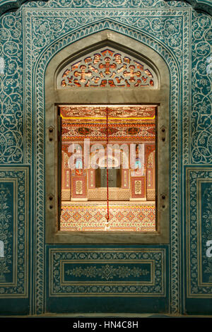 Fenster, Halle, Samode Palace Hotel, Samode, Rajasthan, Indien Stockfoto