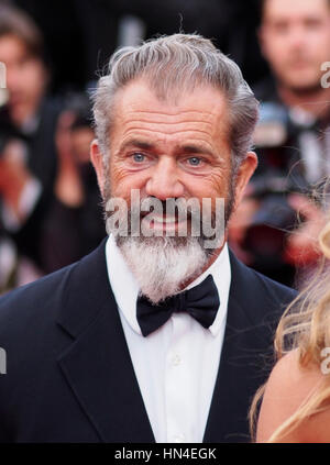 Mel Gibson kommt auf dem roten Teppich bei den Filmfestspielen von Cannes im 18. Mai 2014, in Cannes, Frankreich.  Foto von Francis Specker Stockfoto