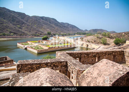 Amber Fort Gärten am Maota See, Jaipur, Indien Stockfoto