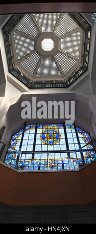 Bilbao: Innere des Mercado De La Ribera, Ribera Markt, der größte überdachte Markt in Europa, auf dem rechten Ufer des Flusses Nervión, neben Altstadt Stockfoto