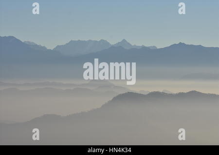 Nanda Devi Gipfel bei Sonnenaufgang, Chaukori Stockfoto