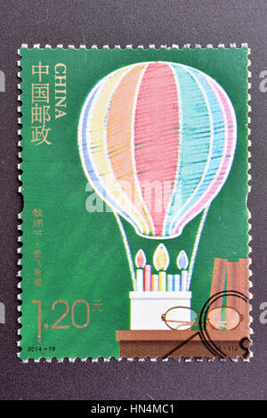 CHINA - CIRCA 2014: Eine Briefmarke gedruckt in China zeigt 2014-19 Lehrertag. ca. 2014. Stockfoto