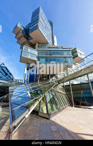 Hannover, Deutschland - 6. März 2013: Nord LB Gebäude in Hannover, 2002 von Behnisch Architekten erbaut. Sitz der Norddeutsche Landesbank(NORD/LB) hea Stockfoto