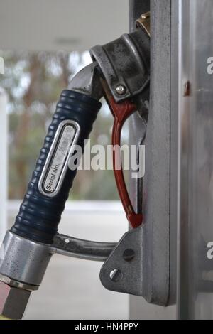 Einzelnes Gas oder Benzin Pumpe Boweser in Nahaufnahme detail Stockfoto