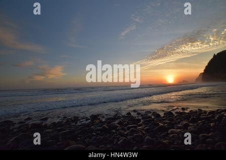 Sie sehen die Entwicklung der Sonnenaufgang im Pololu Valley, Hawaii Stockfoto