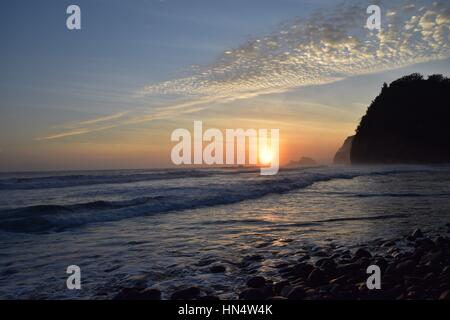 Sie sehen die Entwicklung der Sonnenaufgang im Pololu Valley, Hawaii Stockfoto