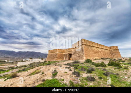 HDR-Bild des Castillo de San Felipe im Naturpark Cabo de Gata, Provinz Almeria, Andalusien, Spanien Stockfoto