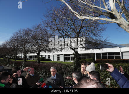 Maurice O'Connell, General Manager bei Hewlett Packard Inc Leixlip Website spricht zu den Medien in den Räumlichkeiten in der Nähe von Dublin, wie die globale Technologie-Firma ist es, eine seiner wichtigsten Operationen in Irland mit dem Verlust von mehreren hundert Arbeitsplätzen geschlossen. Stockfoto