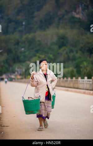 ältere Frau in Laos Stockfoto