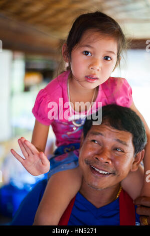 Immer lächelnd und verspielten Kinder in Laos. Stockfoto